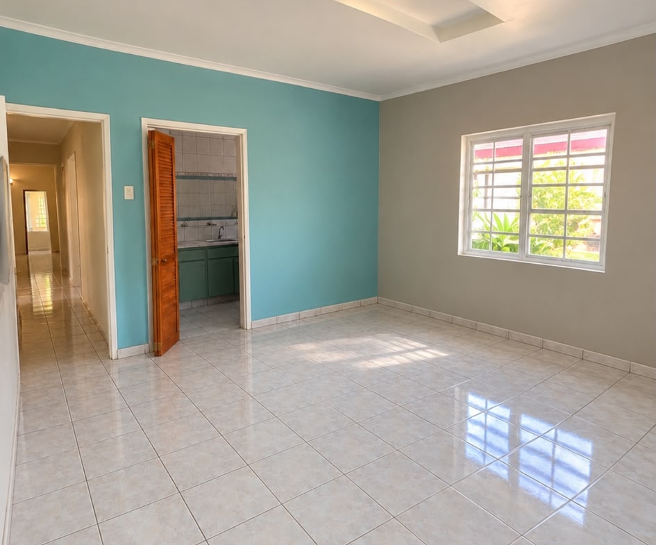 FOR SALE – Spacious property with multiple living possibilities at Santa Rosa