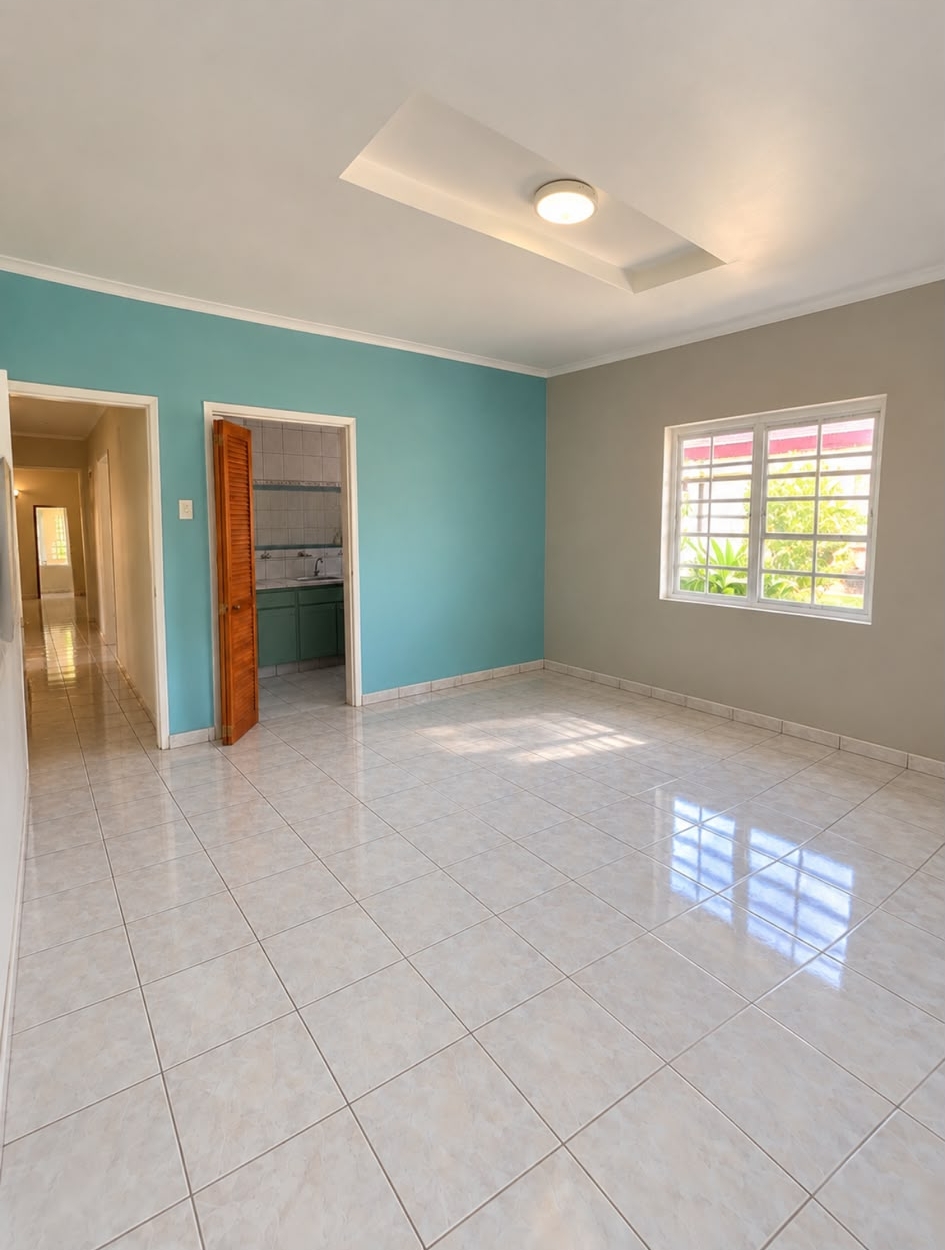 FOR SALE – Spacious property with multiple living possibilities at Santa Rosa