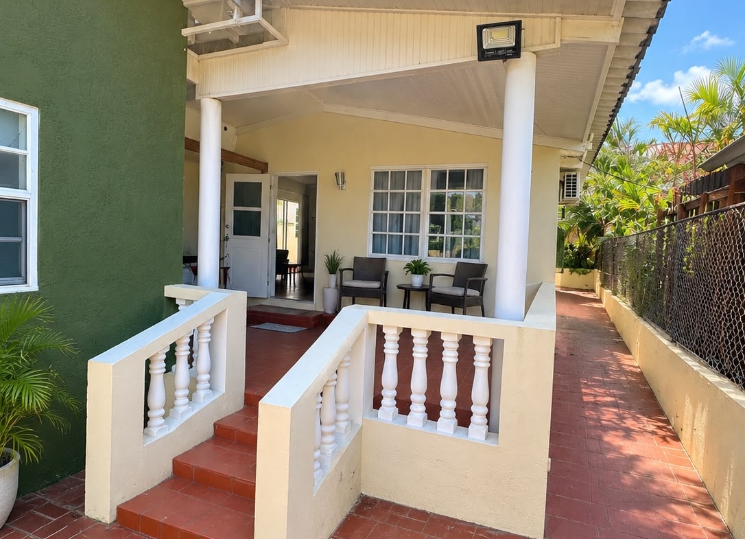 FOR SALE – Spacious property with multiple living possibilities at Santa Rosa