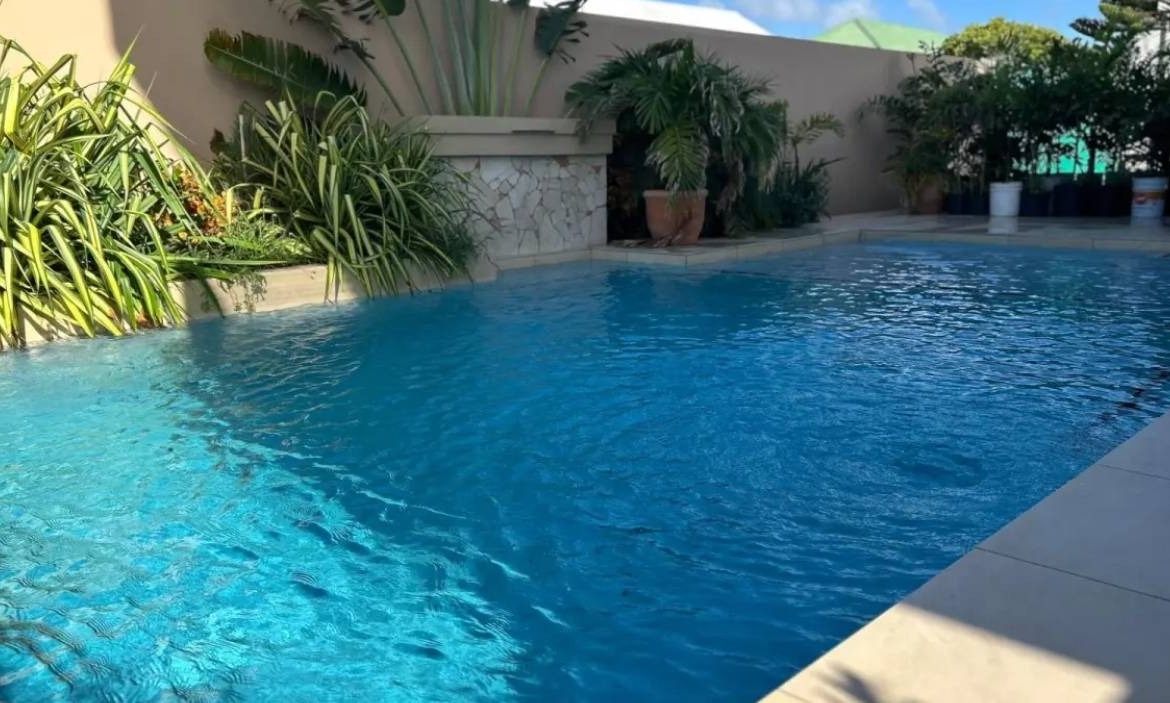 Off-Market Investment: 15-Unit Apartment Complex with Pool