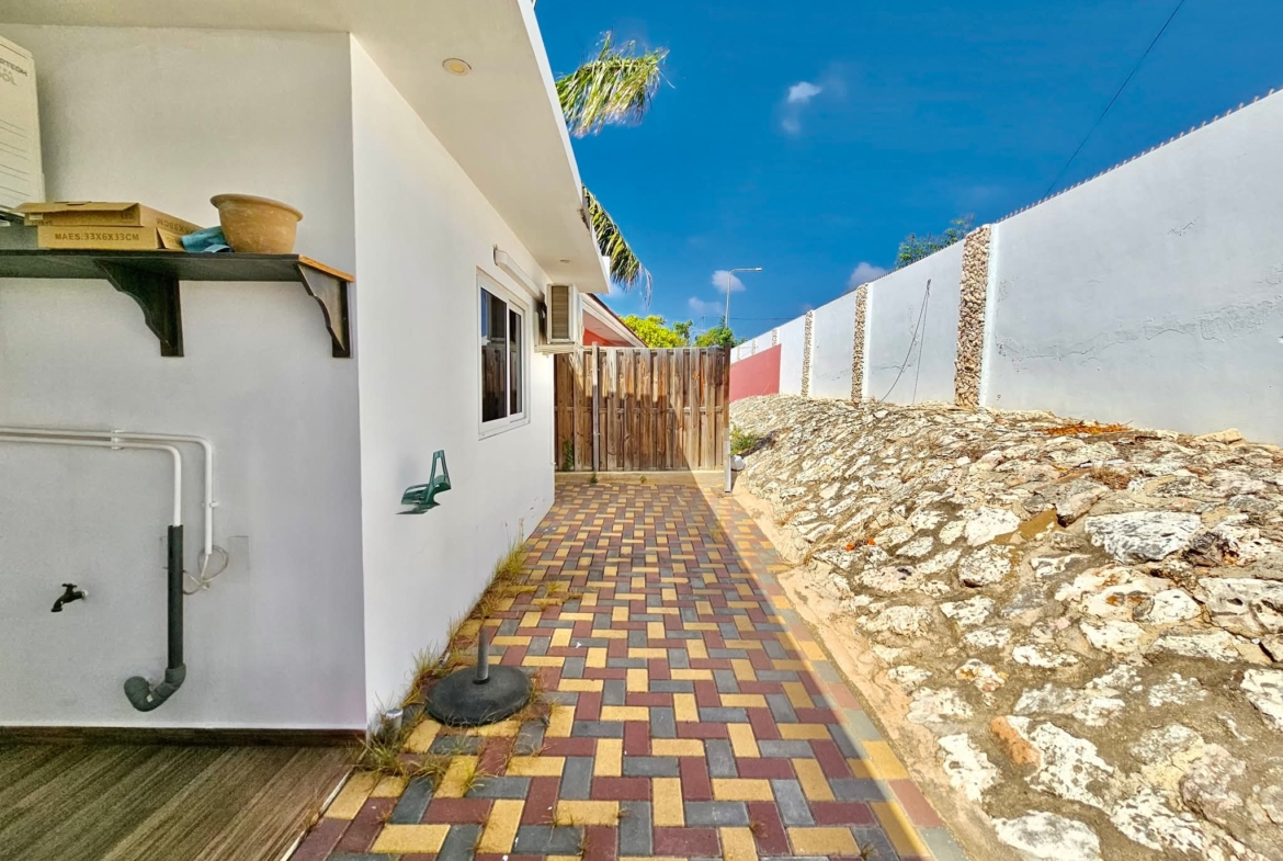 2 bedroom Liverpool resort for rent