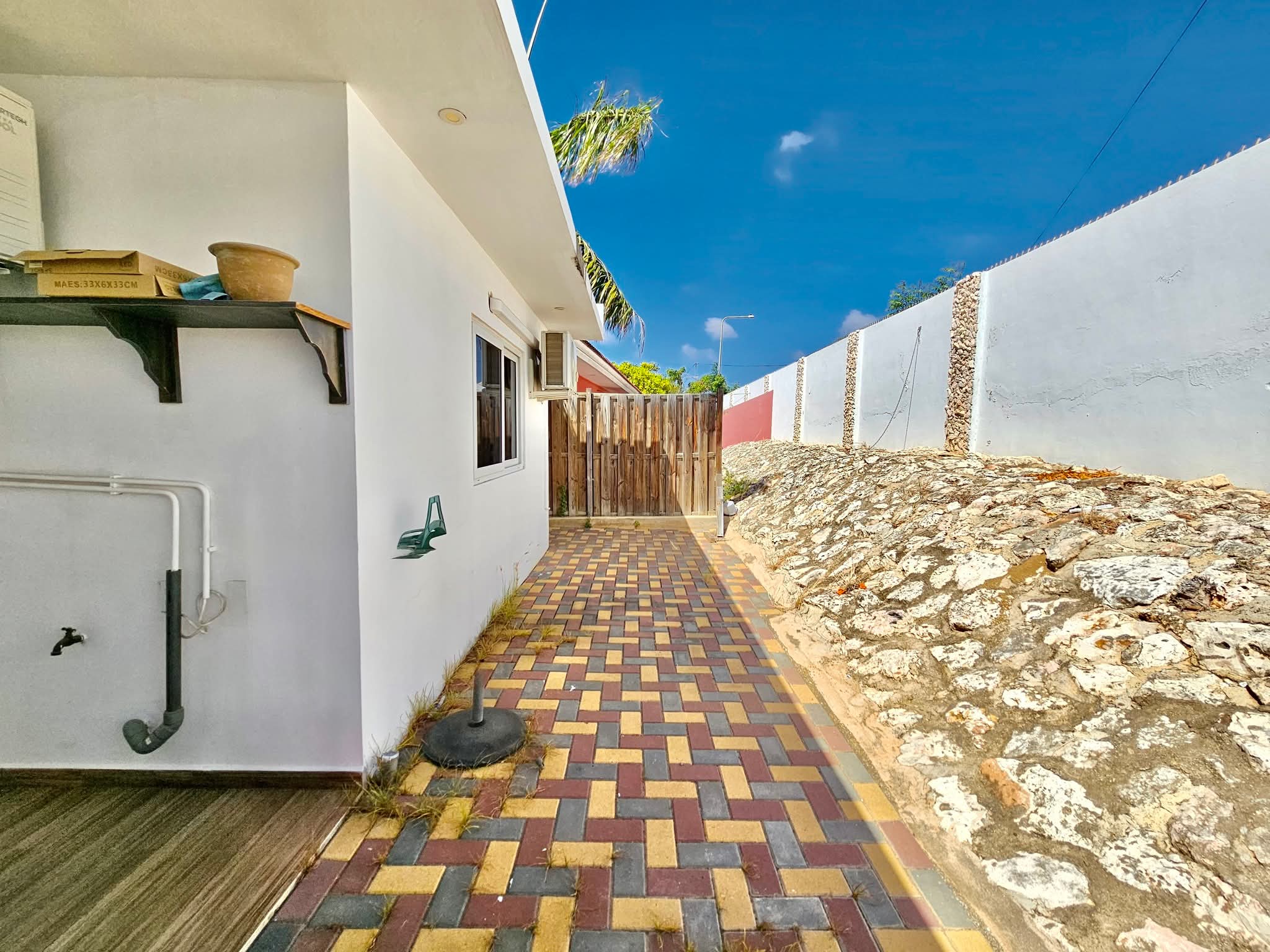 2 bedroom Liverpool resort for rent