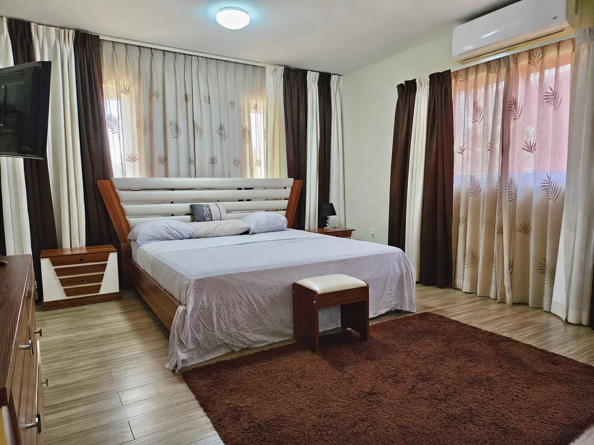 2 bedroom Liverpool resort for rent